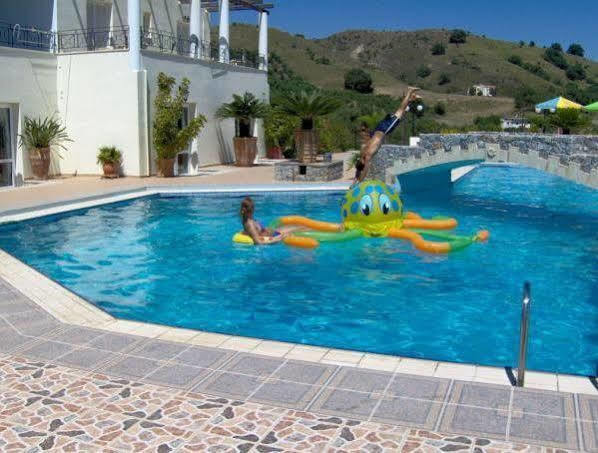 جورجيوبوليس Pinelopi Apartments المظهر الخارجي الصورة